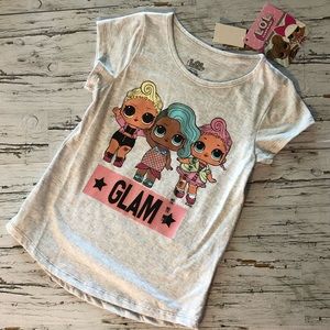 Girl LOL print tee.